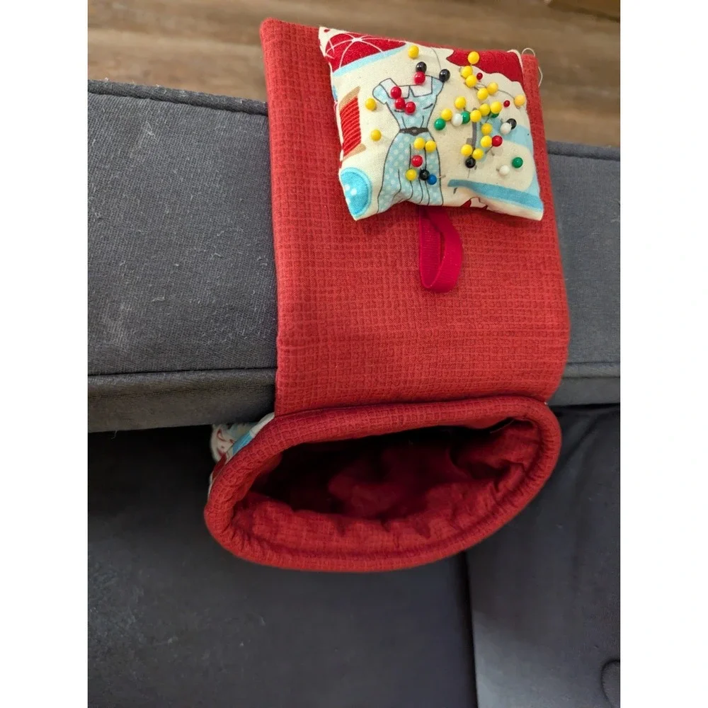 Small Chair Sofa Armrest Sewing Bag Attached Pin Cushion Red Blue Clothing Print